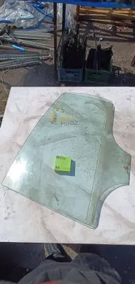 Volkswagen PASSAT B5 Rear door window glass 1212123