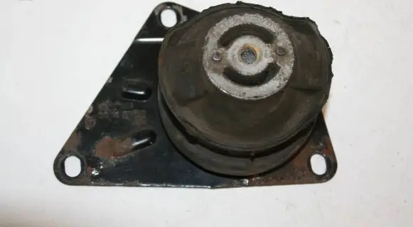 Volkswagen Polo III 6N 6N2 6NF Engine mount bracket 6N0199262 171329