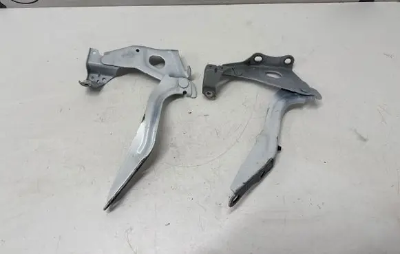 Lexus UX Engine bonnet/hood hinges