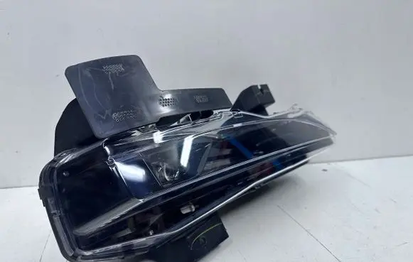 Tesla Model X Rear fog light 6400000196 P164925000C P1649250-00-C