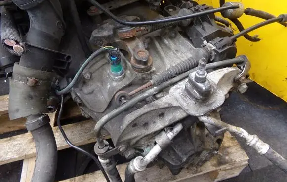 Renault Trafic III (X82) Manual 6 speed gearbox PF6040 31SP18