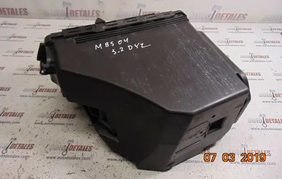 Mercedes-Benz S W220 Other engine bay part A2205401224