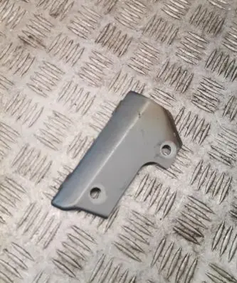 Fender mounting bracket