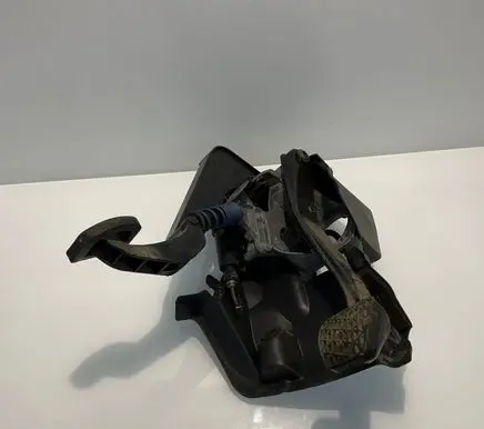 Mercedes-Benz E W211 Clutch pedal A2112900916 2112900916 2112910301