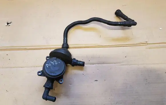 BMW 3 E90 E91 Breather hose/pipe 7503519