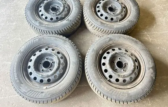 Hyundai i30 R15 steel rim KBA43737