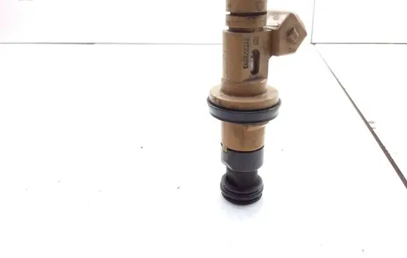 Volvo S80 Fuel injector 9125821