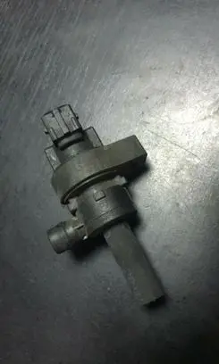 BMW Z3 E36 Vacuum valve 1433602