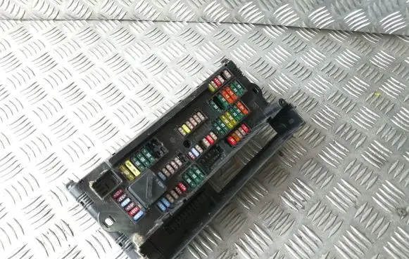 BMW 7 F01 F02 F03 F04 Fuse module 9151320