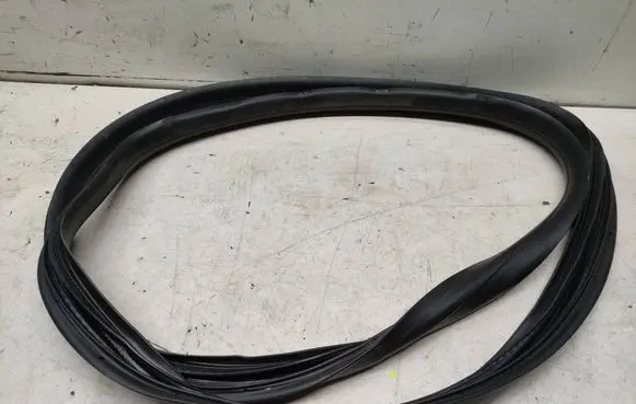 Volvo XC60 Front door rubber seal