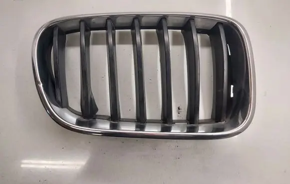 BMW X3 F25 Front bumper upper radiator grill 7210726 7237422