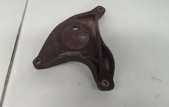 BMW 5 E39 Engine mounting bracket 1096080 22111096080