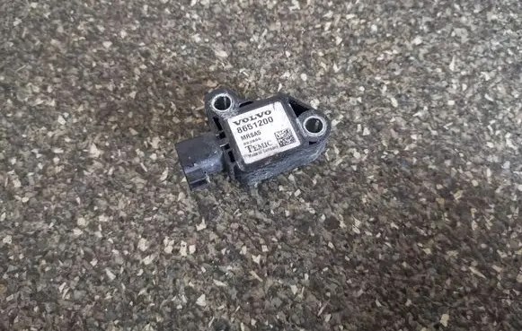 Volvo V50 Airbag deployment crash/impact sensor 8651200