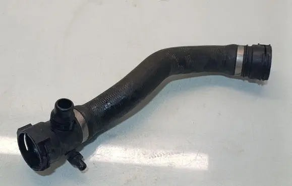 BMW X3 F25 Intercooler hose/pipe 7624029