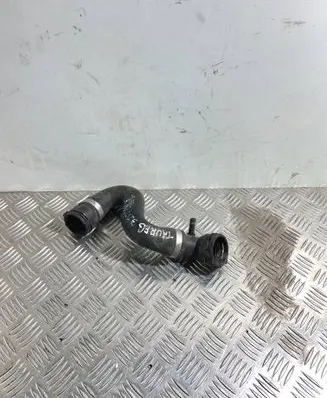 Volkswagen Touareg II Engine coolant pipe/hose 7P0122101A