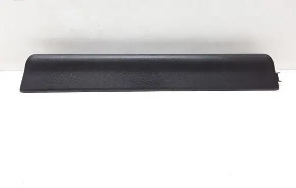 Volvo S80 Side skirt front trim 