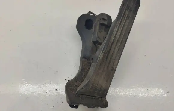 Volkswagen PASSAT B6 Accelerator throttle pedal 1K1723503L 6PV00860001