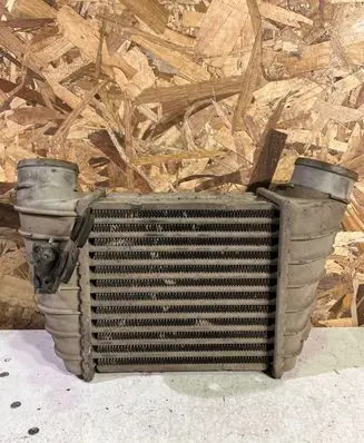 Audi TT Mk1 Intercooler air channel guide 8L9145805