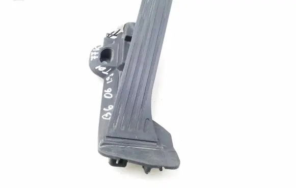 Volkswagen PASSAT B6 Accelerator throttle pedal 1K2721503M