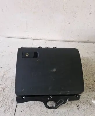 Volkswagen PASSAT B6 Glove box