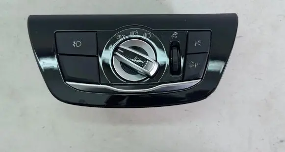 BMW 5 G30 G31 Light switch 6841881 3054967930407