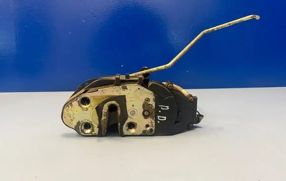 KIA Shuma Front door lock