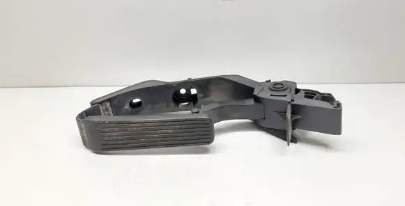 Mercedes-Benz E W211 Accelerator throttle pedal A2113000404