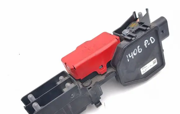 Land Rover Range Rover Sport L461 Battery relay fuse S8E214A073HA