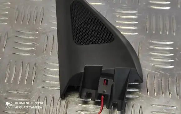 Side speaker trim/cover