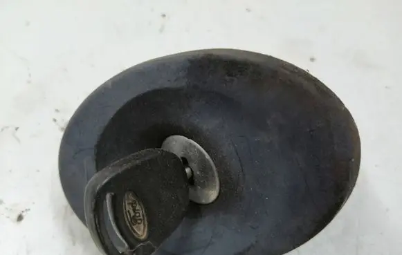 Ford Transit Fuel tank cap lock 3100162