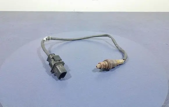 BMW M5 Lambda probe sensor 8043677