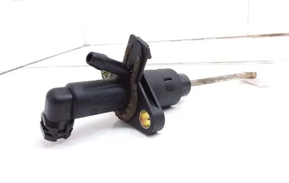 Clutch slave cylinder