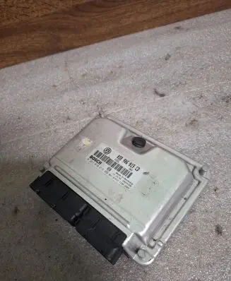 Volkswagen PASSAT B5 Engine control unit/module 038906019CD 28SA4308 0281010218
