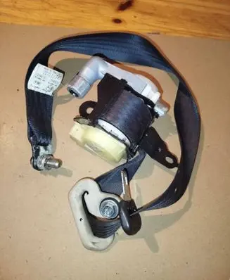 Mazda 3 II Front seatbelt T89406T 0438074