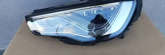 Audi A3 S3 8V Headlight/headlamp 8V0941033 01074071AF