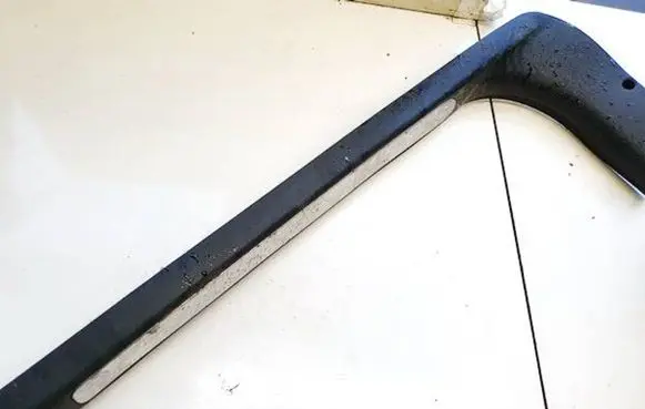 Front sill trim cover