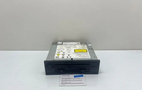 Radio/CD/DVD/GPS head unit