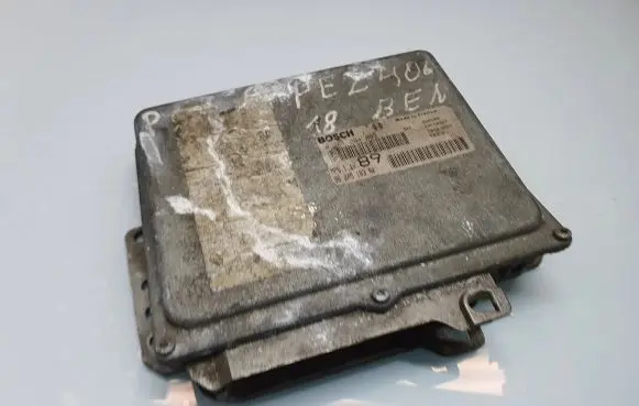 Peugeot 406 Engine control unit/module 0261204063 8624518380