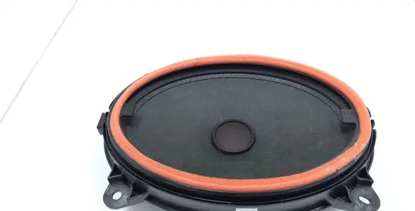 Subaru Forester SK Front door speaker 8957002702A
