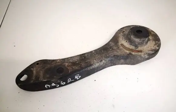 BMW 1 E81 E87 Engine mounting bracket