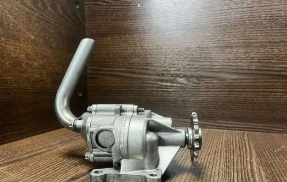 Mercedes-Benz Vito Viano W639 Oil pump 6111810201