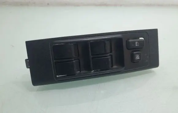 Toyota Corolla Verso AR10 Electric window control switch 848200F030