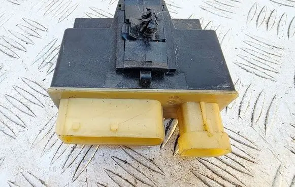 Peugeot 3008 I Coolant fan relay 9662570880
