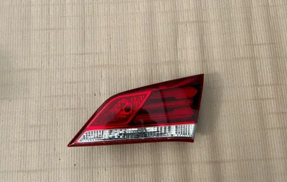 Hyundai i40 Tailgate rear/tail lights 924043Z6