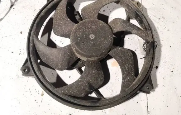 Peugeot 406 Radiator cooling fan shroud