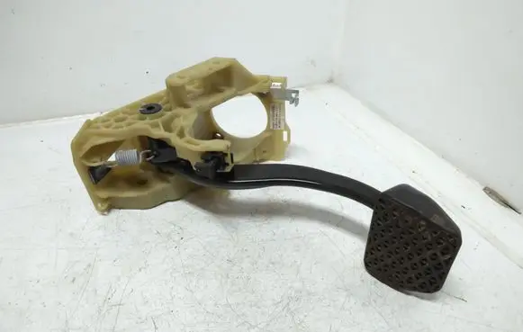 BMW 5 E60 E61 Brake pedal 6769224 4010614C