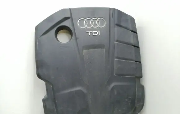 Audi A4 S4 B9 8W Engine cover (trim) 04L103925P