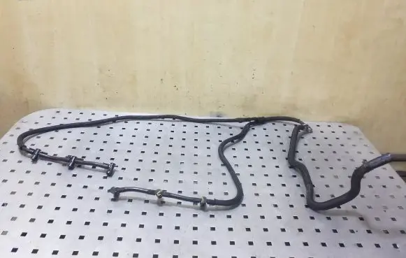 Volkswagen Touareg II Fuel return line/hose 