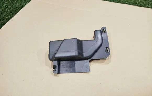 Volkswagen Crafter Intercooler air guide/duct channel 2N0121329A