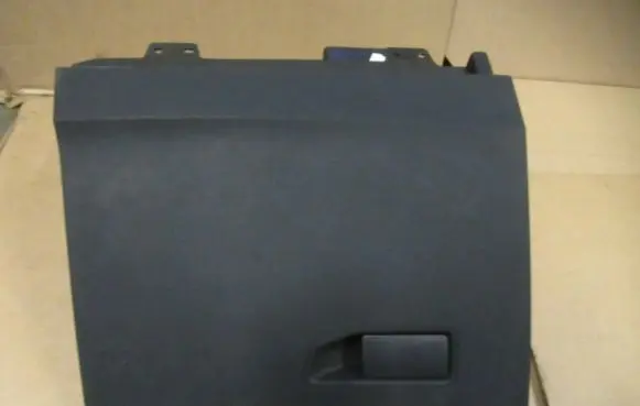 Peugeot 3008 II Glove box